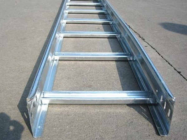 <b>梯式电缆桥架</b>