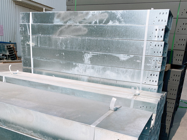 <b>热镀锌电缆桥架</b>