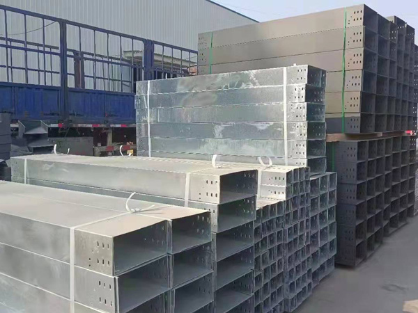 <b>热镀锌电缆桥架</b>